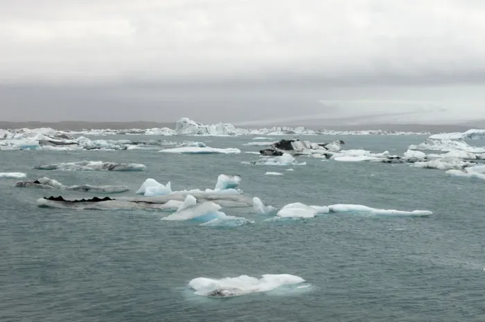 Framed Print : Icebergs floating in Jokulsarlon glacial lagoon, South coast, Iceland