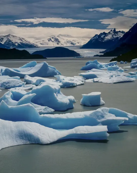 Framed Print : Icebergs and glacier, Lago Gray, Torres Del Paine National Park, Patagonia, Chile
