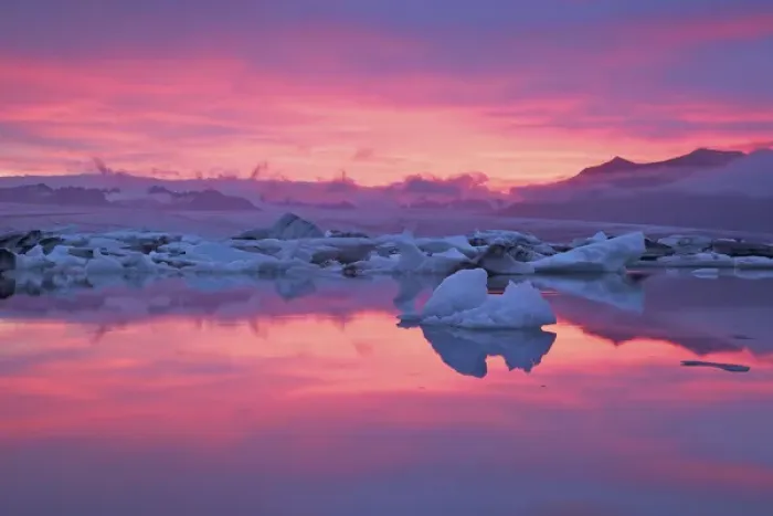 Framed Print : Iceland, Hofn. Sunset over the Jokulsarlon Glacier lagoon Framed Print : Iceland, Hofn. Sunset over the Jokulsarlon Glacier lagoon