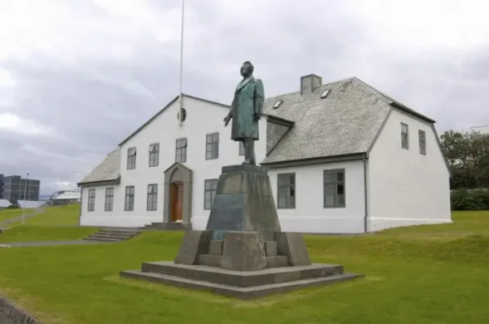 Framed Print : Iceland, Reykjavik, Government House, offices of the Prime Minister Framed Print : Iceland, Reykjavik, Government House, offices of the Prime Minister
