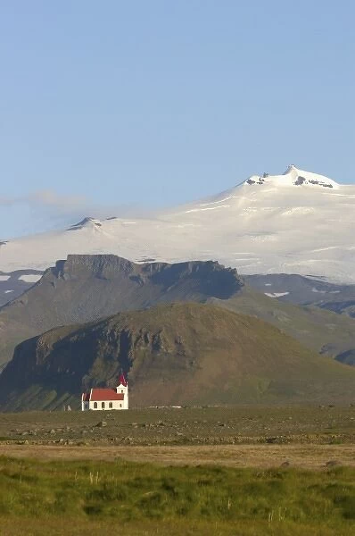 Iceland, Snaefellsnes Peninsula, Hellissandur, Snaefellsjokull glacier
