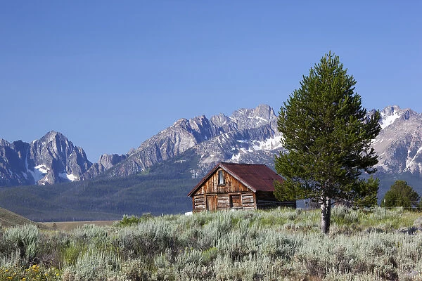 ID, Sawtooth National Recreation Area, Old Barn and the Sawtooth Range
