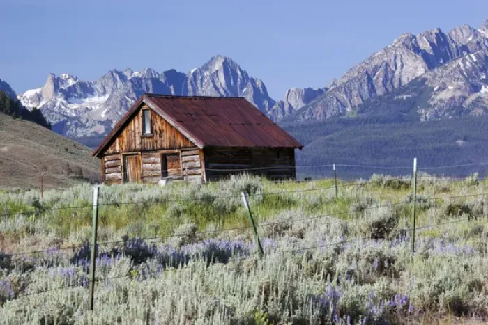 Framed Print : ID, Sawtooth National Recreation Area, Old Barn and the Sawtooth Range Framed Print : ID, Sawtooth National Recreation Area, Old Barn and the Sawtooth Range