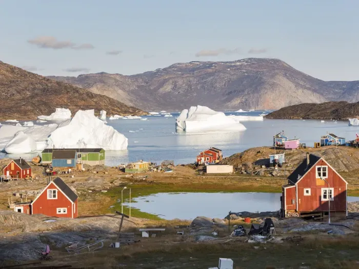 Framed Print : Ikerasak, a small traditional fishing village on Ikerasak Island in the Uummannaq fjord system