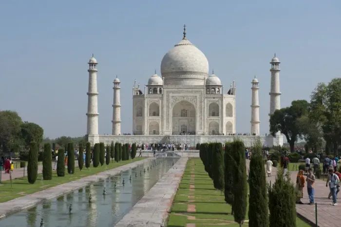 Framed Print : India, Agra, Taj Mahal. Famous landmark memorial to Queen Mumtaz Mahal, circa 1632 Framed Print : India, Agra, Taj Mahal. Famous landmark memorial to Queen Mumtaz Mahal, circa 1632