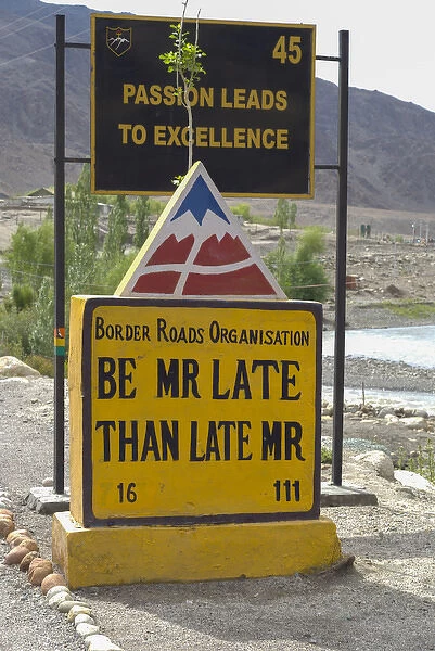 India, Jammu & Kashmir, Ladakh highway warning sign byt Border Roads Organisation