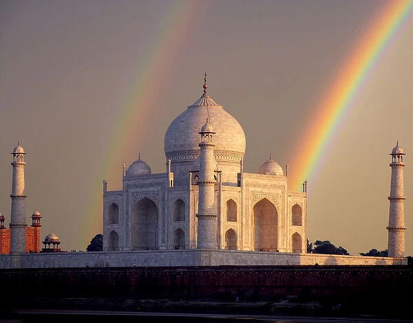 India, Uttar Pradesh, Agra. Double rainbow over Taj Mahal mausoleum