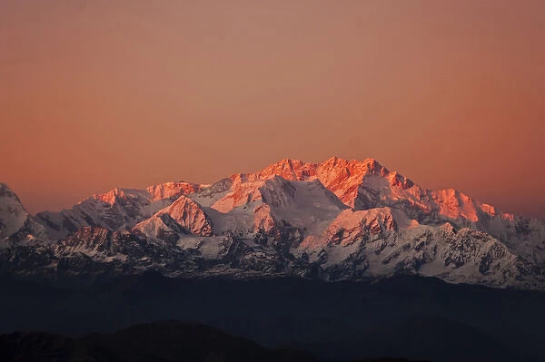 India, West Bengal, Singalila National Park, Sandakfu, view on snowcapped Kangchenjunga