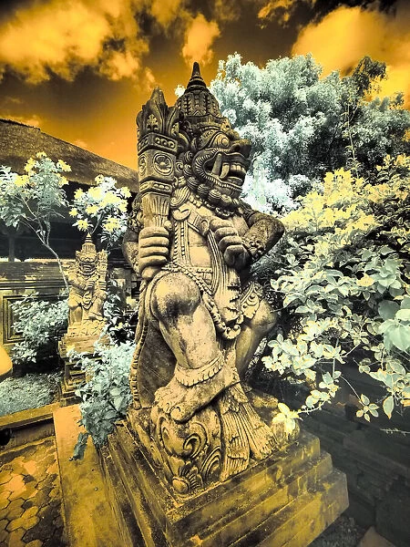Indonesia, Bali, Ubud. Pura Tirta Empul Temple, bath in Tampaksiring sacred spring
