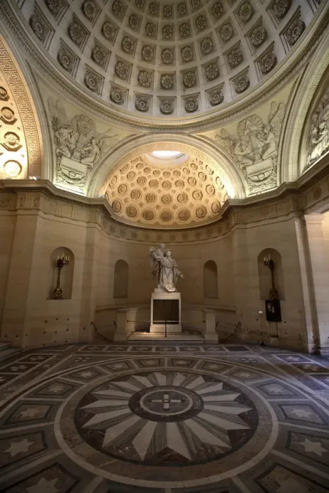 Framed Print : The interior view of Chapelle Explatoire. Paris. France