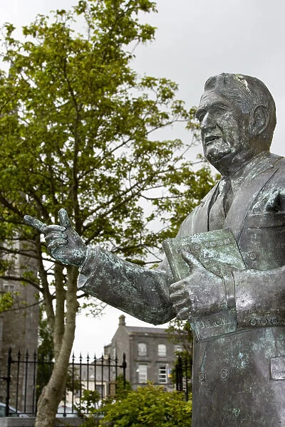 Ireland, County Kerry, Listowel, author, statue