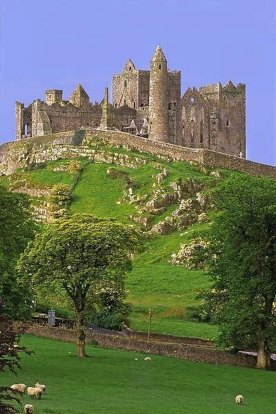Ireland, County Tipperary. View of the Rock of Cashel, a medieval fortress. Credit as
