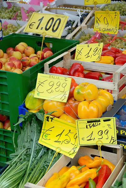 04. Italy, Arona, Lake Maggiore, fruits and vegetables at open-air market