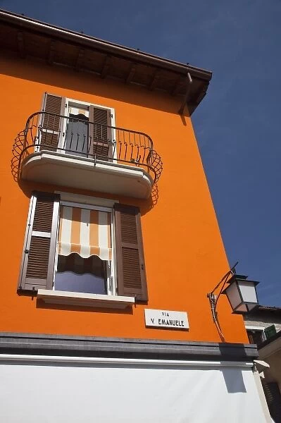 Italy, Brescia Province, Sirmione. Via Vittorio Emanuelle, building