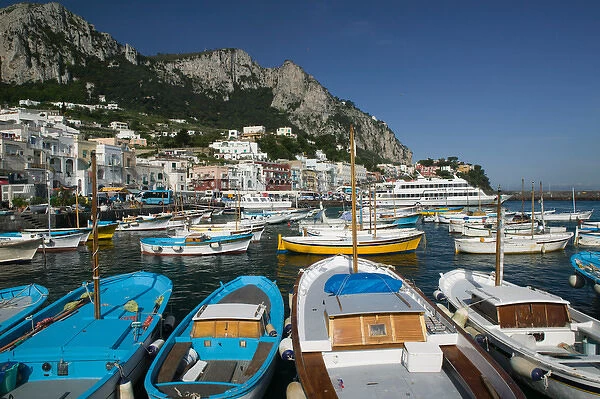 ITALY-Campania-(Bay of Naples)-CAPRI: Marina di Caterola  /  Capri Town Port