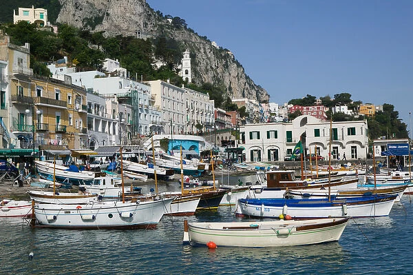 ITALY-Campania-(Bay of Naples)-CAPRI: Marina di Caterola  /  Capri Town Port