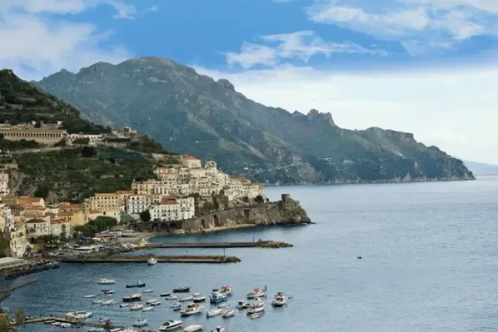 Framed Print : Italy, Campania, Sorrentine Peninsula, Amalfi, View of the town (UNESCO World Heritage) Framed Print : Italy, Campania, Sorrentine Peninsula, Amalfi, View of the town (UNESCO World Heritage)