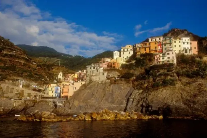 Framed Print : Italy: Cinque Terre, Manarola seen from a boat, October Framed Print : Italy: Cinque Terre, Manarola seen from a boat, October