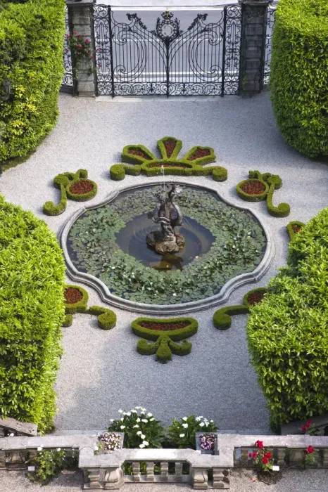 Framed Print : ITALY, Como Province, Tremezzo. Villa Carlotta fountain