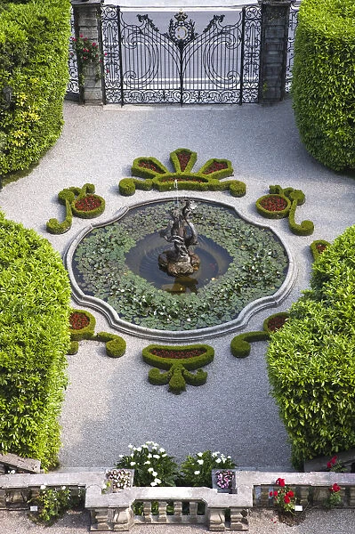 ITALY, Como Province, Tremezzo. Villa Carlotta fountain