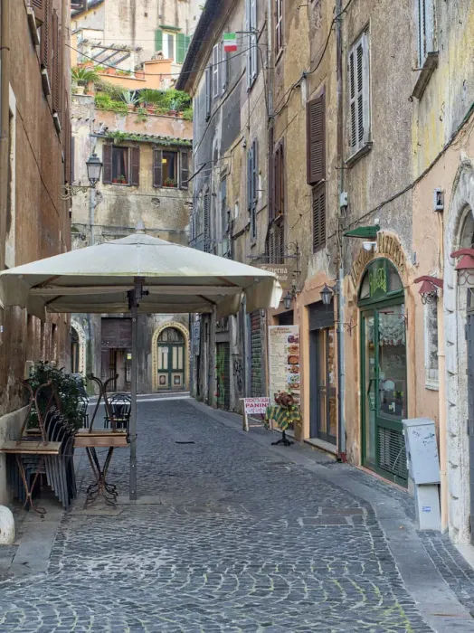 Framed Print : Italy, Lazio, Tivoli. The streets and alleyways of the town of Tivoli Framed Print : Italy, Lazio, Tivoli. The streets and alleyways of the town of Tivoli