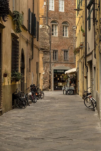 Italy, Lucca street