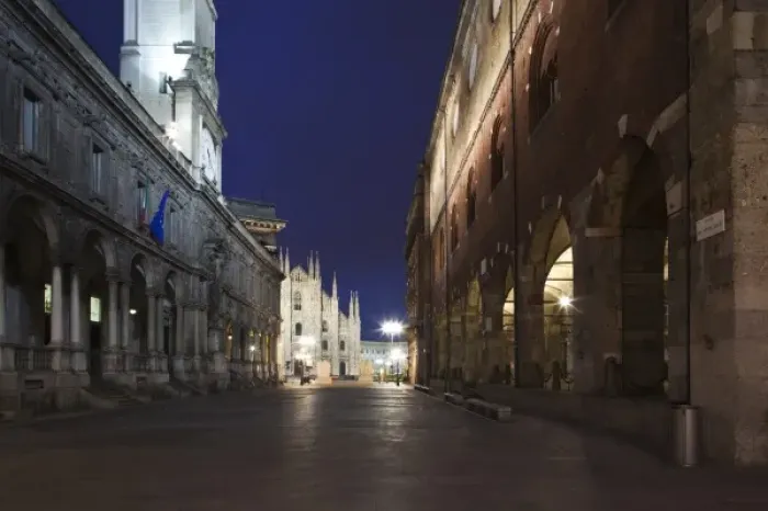 Framed Print : Italy, Milan Province, Milan. Piazza del Duomo and the Milan Cathedral, dawn Framed Print : Italy, Milan Province, Milan. Piazza del Duomo and the Milan Cathedral, dawn