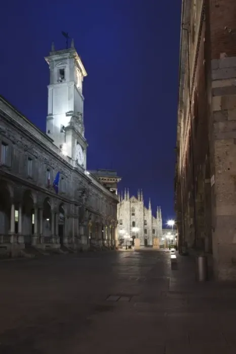 Framed Print : Italy, Milan Province, Milan. Piazza del Duomo and the Milan Cathedral, dawn Framed Print : Italy, Milan Province, Milan. Piazza del Duomo and the Milan Cathedral, dawn