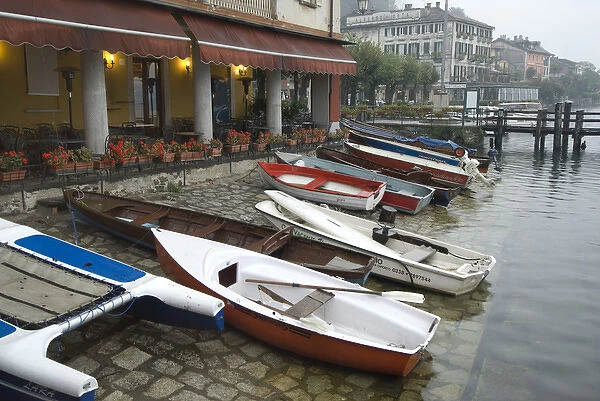 Italy, Piedmont (Piemonte), Orta san Guilio on Lago Orta, boats pulled up to