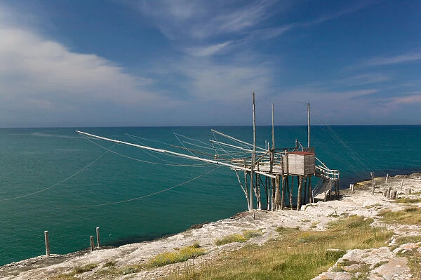 Italy, Puglia, Promontorio del Gargano, Vieste, Oceanside Fishing Shack