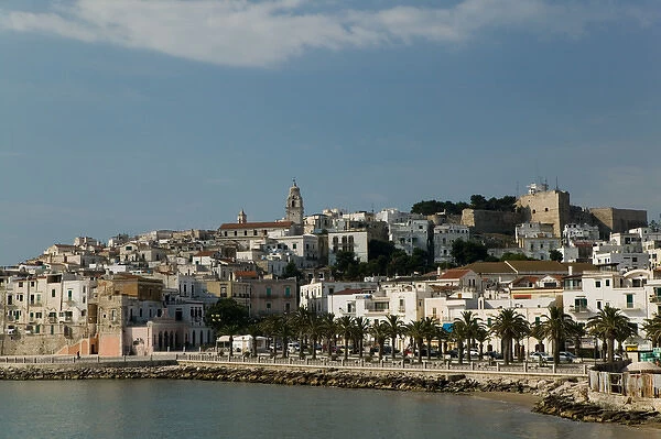 Italy, Puglia, Promontorio del Gargano, Vieste, Town View from Harbor