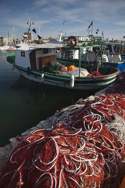 ITALY, Sardinia, Alghero. Fishing harbor
