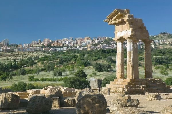 Italy, Sicily, Agrigento, La Valle dei Templi, Valley of the Temples, The Temple of Castor