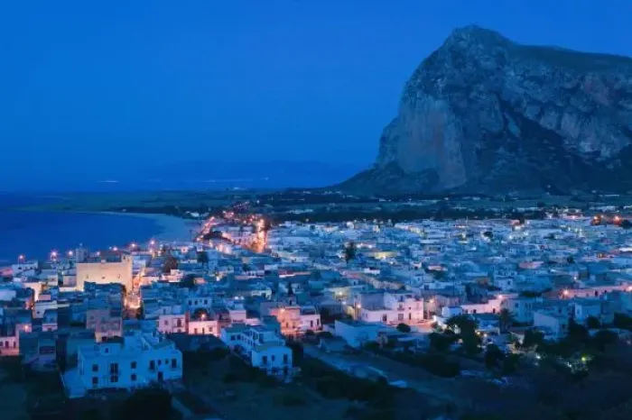 Framed Print : Italy, Sicily, SAN VITO LO CAPO, Resort Town View & Monte Monaco