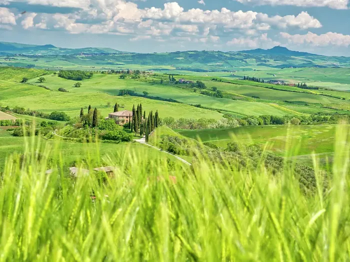 Framed Print : Italy, Tuscany. Belvedere Farmhouse in the Val d'Orcia Valley
