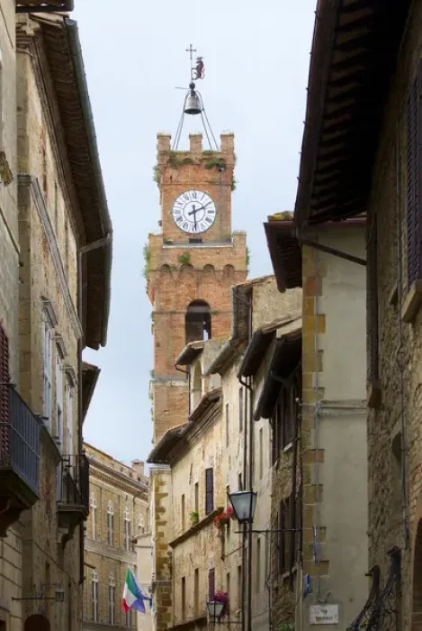Framed Print : Italy, Tuscany, Pienza. City street view