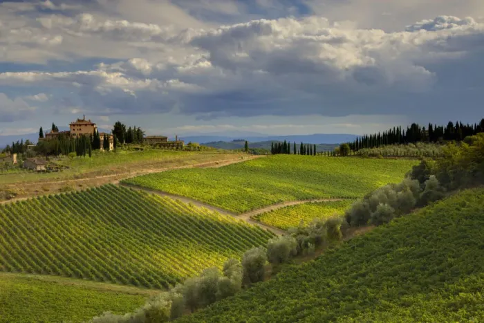 Framed Print : Italy, Tuscany. A view of the vineyards and villa in Chianti region of Tuscany, Italy