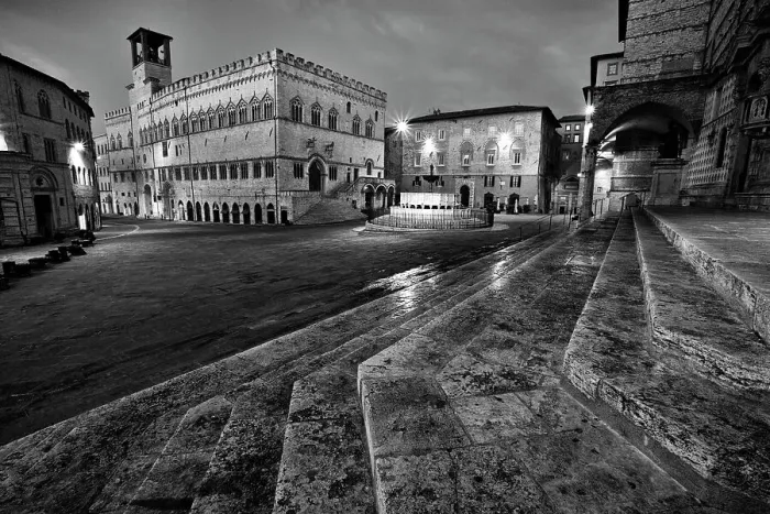 Framed Print : Italy, Umbria, Perugia. Palazzo dei Priori and the Fontana Maggiore, a medieval fountain on Piazza IV Novembre Framed Print : Italy, Umbria, Perugia. Palazzo dei Priori and the Fontana Maggiore, a medieval fountain on Piazza IV Novembre