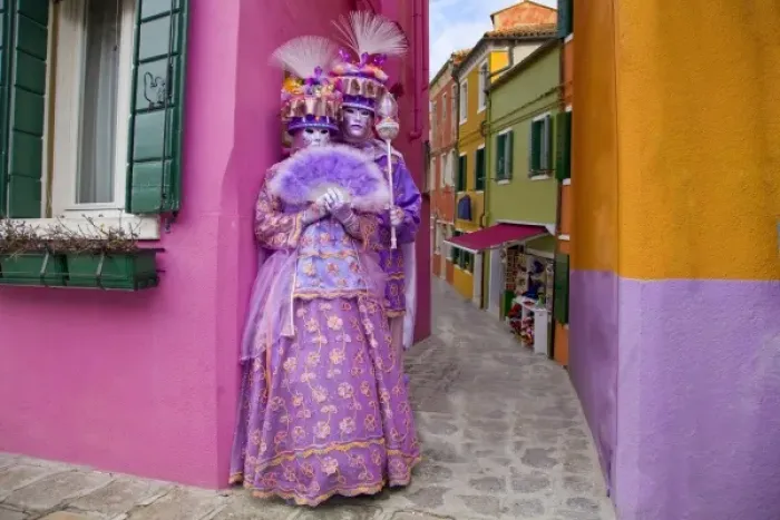 Framed Print : Italy, Venice. Couple dressed in costumes for the annual Carnival festival Framed Print : Italy, Venice. Couple dressed in costumes for the annual Carnival festival