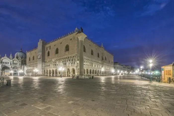 Framed Print : Italy, Venice. Doges Palace at dawn Framed Print : Italy, Venice. Doges Palace at dawn