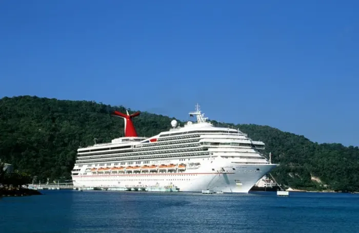 Framed Print : Jamaica, Ocho Rios, Cruise ship