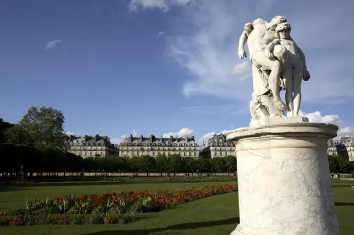 Framed Print : Jardin des Tuileris (Tuileries Garden). Paris. France Framed Print : Jardin des Tuileris (Tuileries Garden). Paris. France