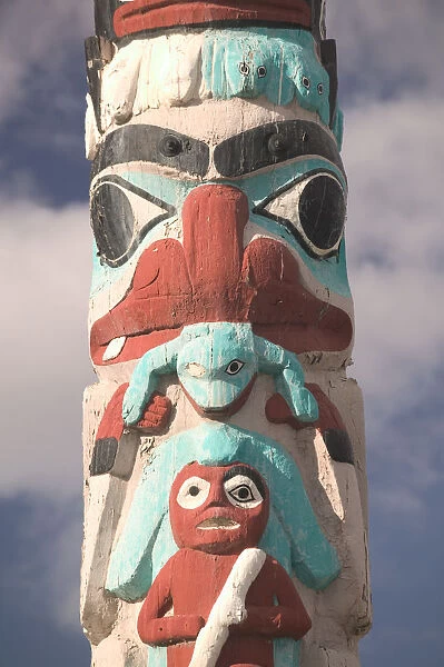 02. Canada, Alberta, Jasper National Park: JASPER, Native Canadian Totem Pole