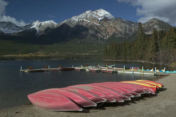 02. Canada, Alberta, Jasper National Park: JASPER, Rental Boats  /  Pyramid Lake