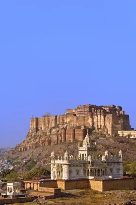 Framed Print : The Jaswant Thada mausoleum and Mehrangarh Fort, Jodhpur, India
