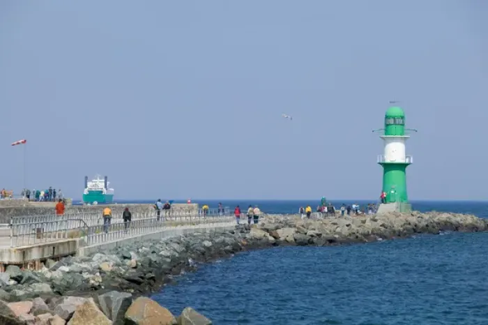 Framed Print : jetty lighthouse, warnemunde