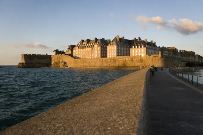 Framed Print : Jetty, Saint Malo, Ille et Vilaine, Brittany, France