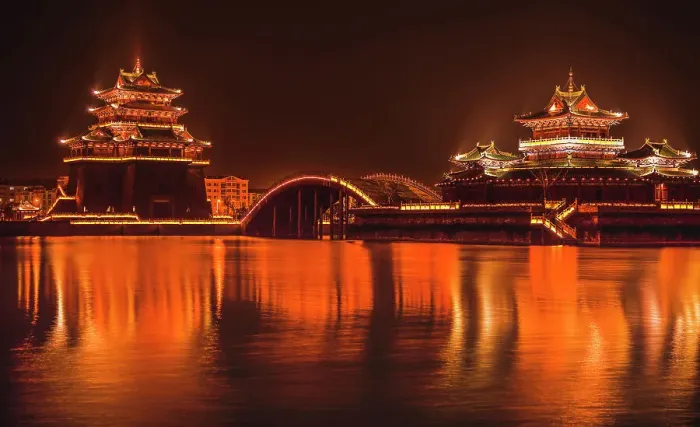 Framed Print : Jinming Lake, Kaifeng, China. Kaifeng was the capital of the Song Dynasty, 1000 to 1100 AD Framed Print : Jinming Lake, Kaifeng, China. Kaifeng was the capital of the Song Dynasty, 1000 to 1100 AD