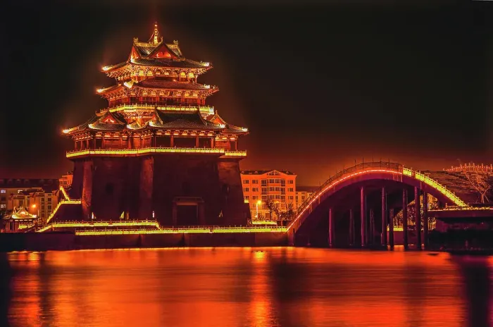 Framed Print : Jinming Lake, Kaifeng, China. Kaifeng was the capital of the Song Dynasty, 1000 to 1100 AD Framed Print : Jinming Lake, Kaifeng, China. Kaifeng was the capital of the Song Dynasty, 1000 to 1100 AD