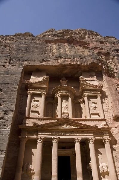 Jordan, Ancient Nabataean city of Petra. The Treasury (aka El Khazneh)